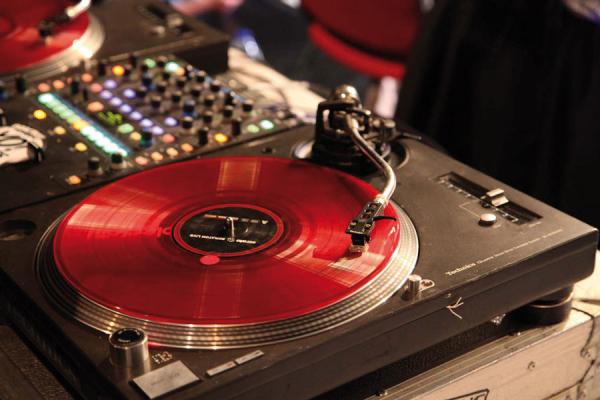 DJ photo